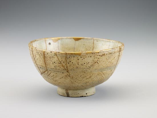 Tea bowl in hori-mishima style