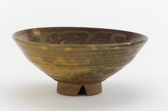 Akahada ware tea bowl in Totoya style
