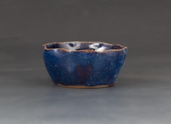 Bowl with altered rim by Cathy Zhao