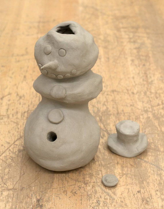 Frosty the (unfired, don't want him to melt now, do we?) Snowbong