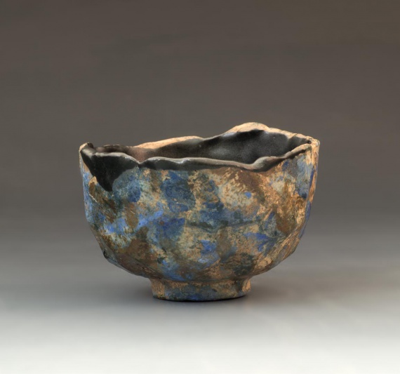 Carved tea bowl by Hannah Wiggins