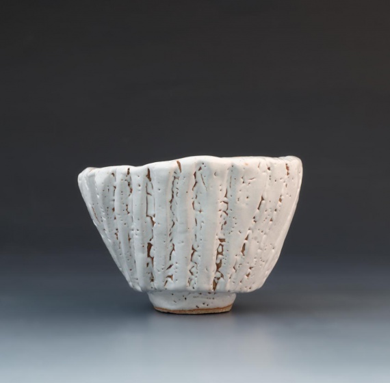 Mino shino tea bowl by Kam Taylor