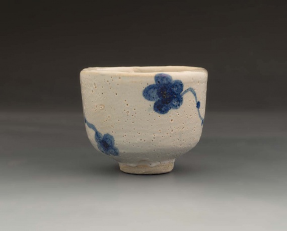Mino shino tea bowl with blue decoration by Kenzie Gardner