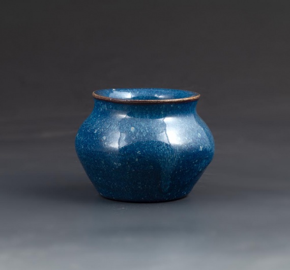 Blue pot by Sophie Bourgoin