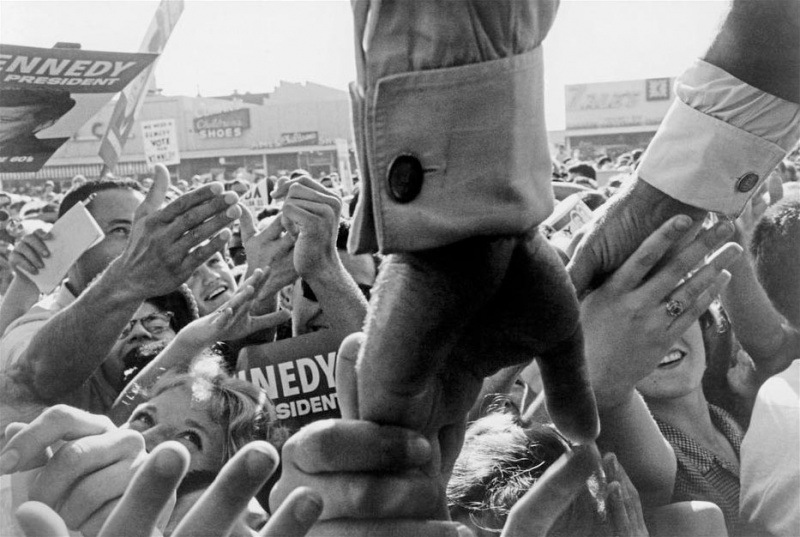 <p><b>Cornell Capa</b>, <i>USA. California. 1960. Senator John F. KENNEDY reaches his hands into a crowd while campaigning for the presidency.</i></p>