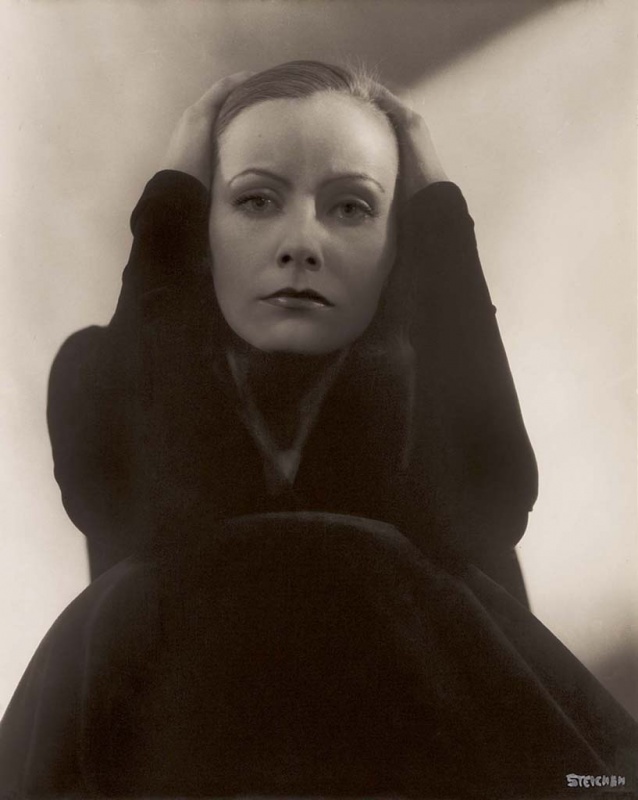 <p><b>Edward Steichen</b>, <i>Greta Garbo</i>, 1928.</p>