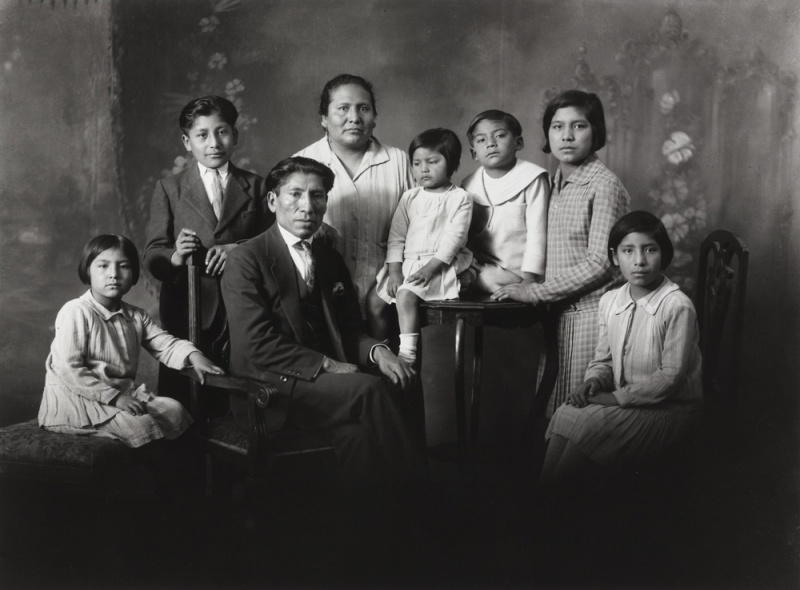 <p><b>Martín Chambi Jiménez</b>, <i>Chambi Family, Cuzco Studio</i>, 1930</p>