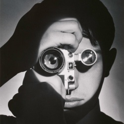 <p><b>Andreas Feininger</b>, <i>The Photojournalist</i>, 1951. Magnum Photos member Dennis Stock.</p>