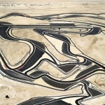 <p><b>Andreas Gursky</b>, <i>Bahrain I</i>, 2005.</p>