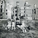 <p><b>Ernst Haas</b>, <i>Sunbathers, Vienna</i>, 1946-1948.</p>