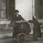 <p><b>Eugène Atget</b>, <i>Street Musicians</i>, 1899-1900.</p>