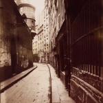 <p><b>Eugène Atget</b>, <i>Rue de l'Hôtel-de-Ville</i>, 1921.</p>