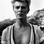 <p><b>Helmut Newton</b>, <i>David Bowie, Monte Carlo</i>, Vogue, 1983.</p>