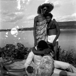 <p><b>Malick Sidibé</b>, <i>Les Retrouvailles Au Bord du Fleuve Niger</i>, 1974.</p>