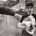 <p><b>William Klein</b>, <i>Hand, Beirut, Lebanon</i>, 1963.</p>